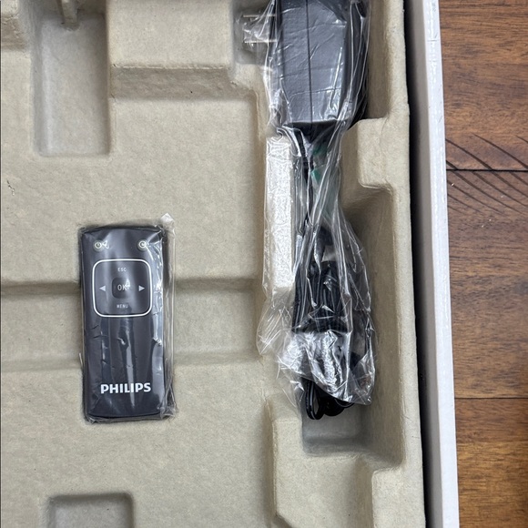 Philips Digital Photo Frame - Dark Brown 10.4” - Picture 8 of 16